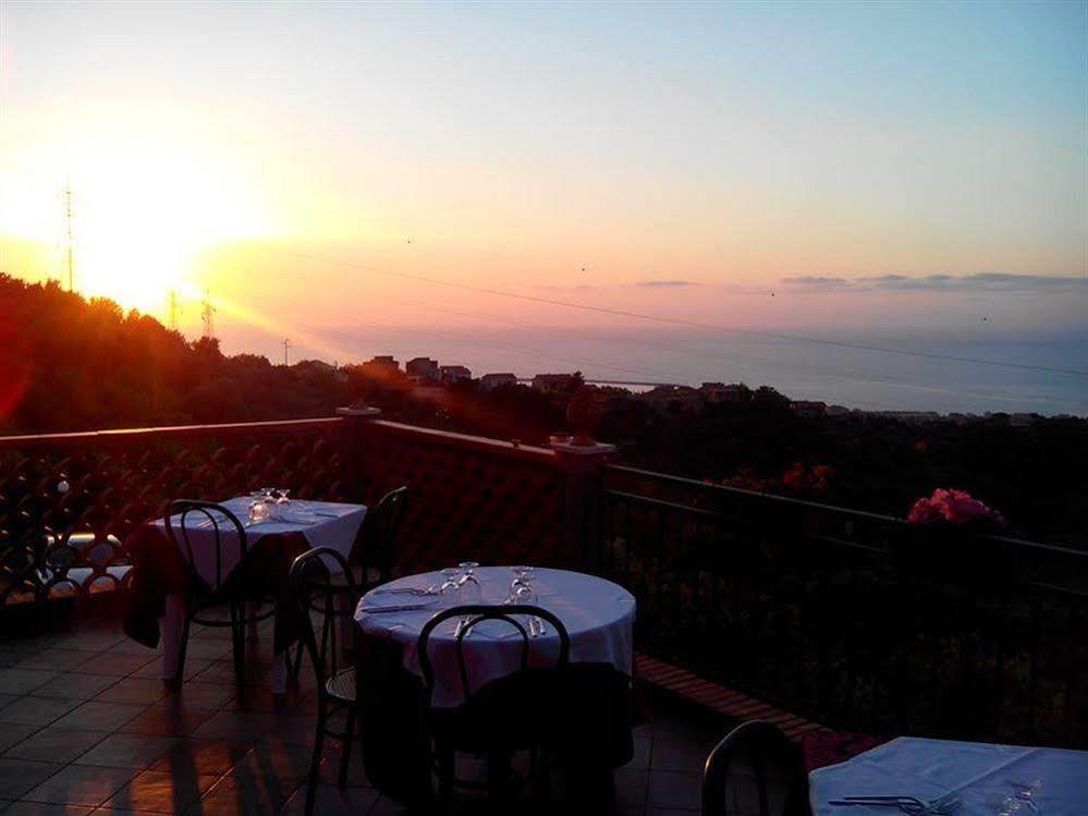 Red Hotel Sant'Elia SantʼAgata di Militello エクステリア 写真